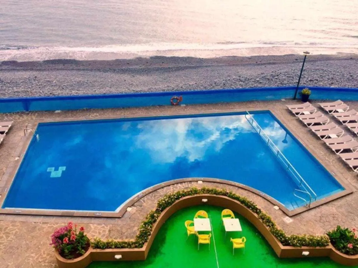아파트 Formosa Sunset - Em Frente A Praia Com Wifi 푼샬